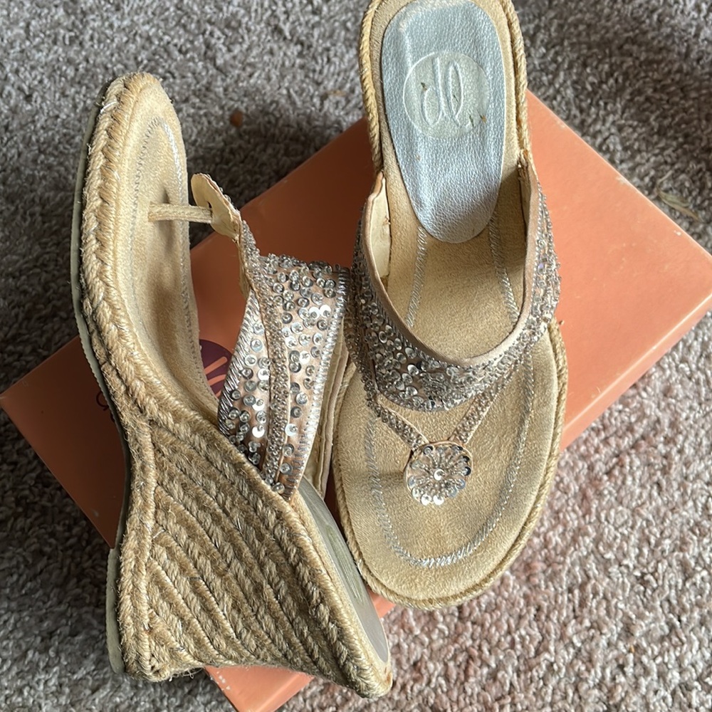 donna lawrence adorable sequined heels. Size 6
